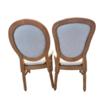 Chaise Médaillon Classique en Bois Naturel et Tissu Beige – Image 3